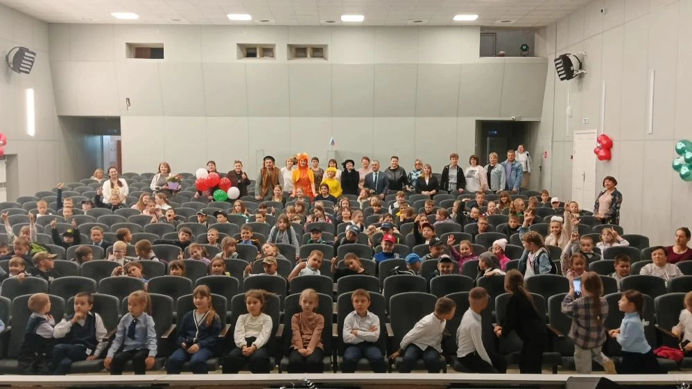 🎭26 мая в Районный Дом культуры "Юбилейный" приехал с двумя замечательными детскими сп...