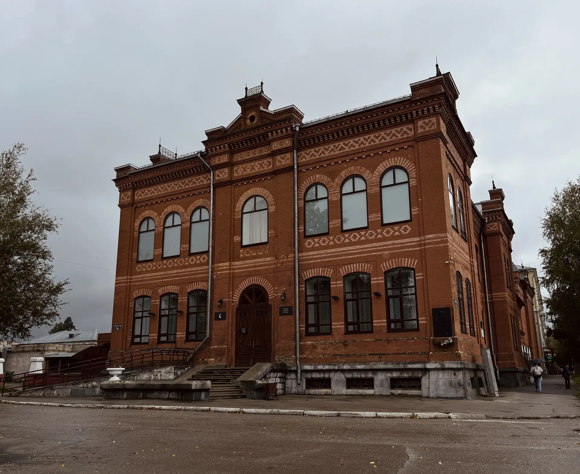 🌧️ Выходные обещают быть прохладными и дождливыми, словно сама природа приглашает нас ...