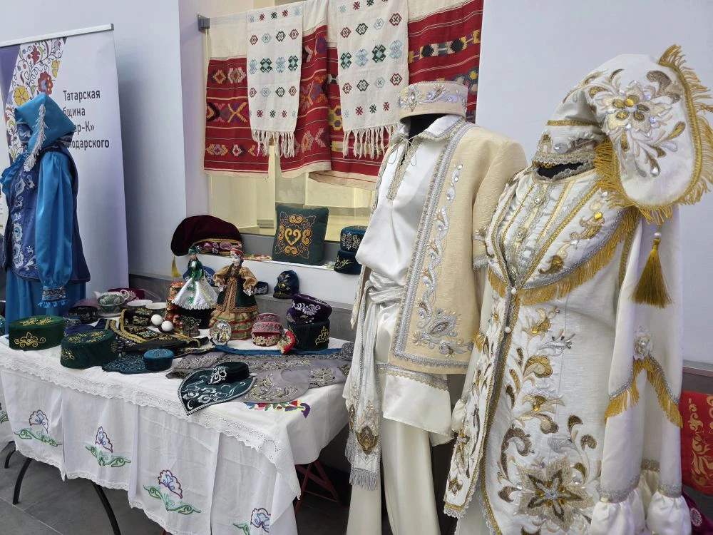 30 апреля День коренных малочисленных народов Российской Федерации.  В Краснодаре в "Доме молодёжи" 