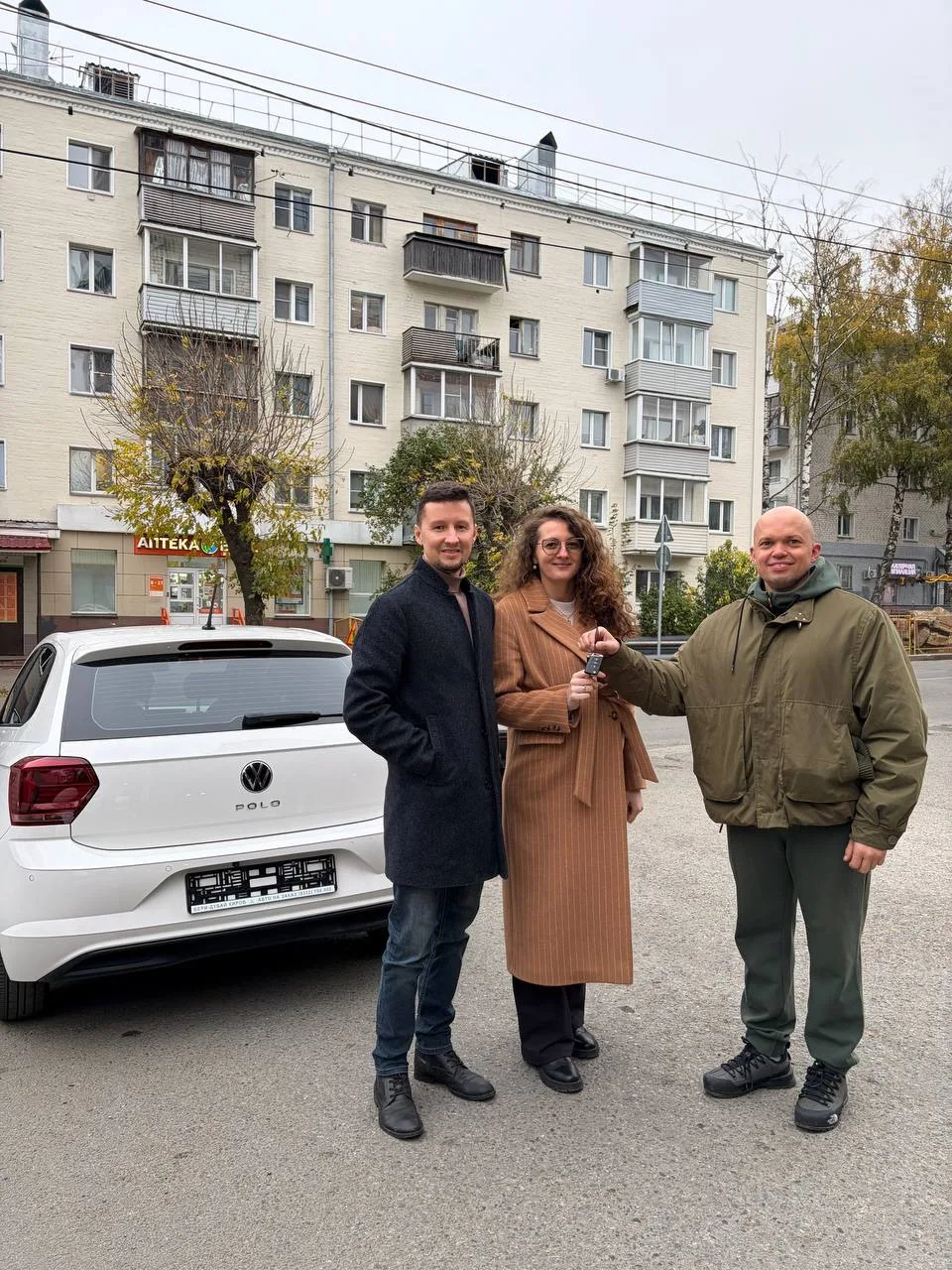 Вручили Валентине Volkswagen Polo 2021 в заводском окрасе