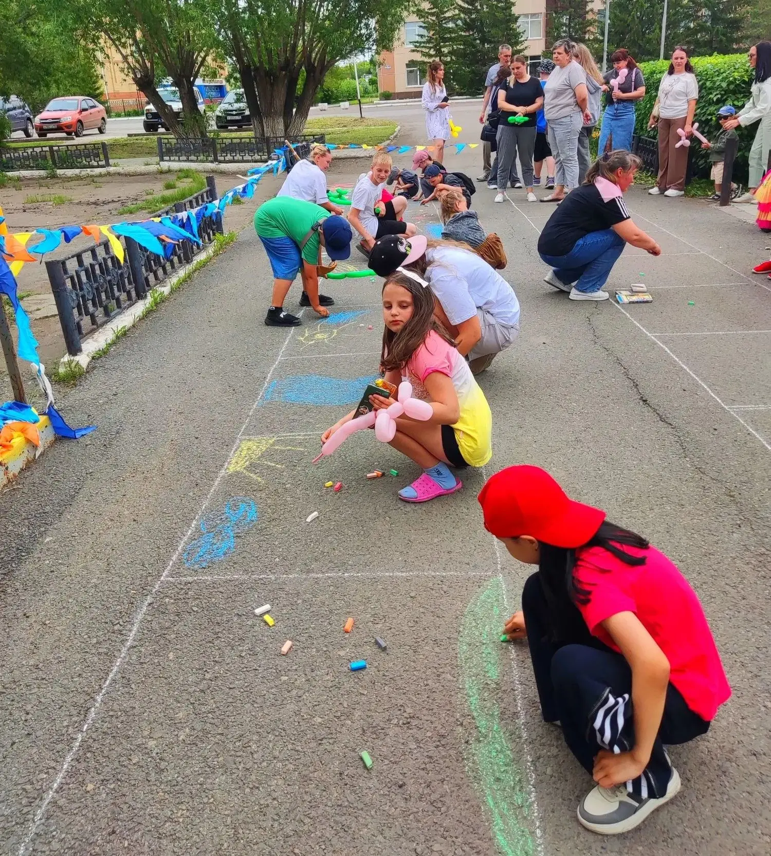 ☀️🎉🥳🎊🪂👭🌸   В честь Дня защиты детей Павлоградская детская школа искусств представ...