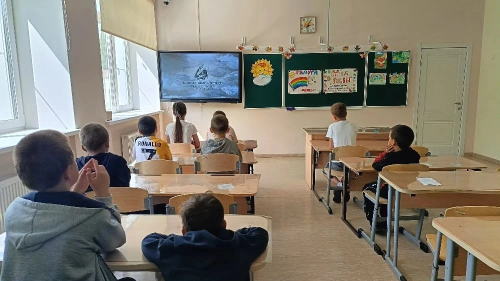 🌞 В пришкольном лагере "Искорка" выходные прошли с пользой и интересом. Воспитатели Ла...