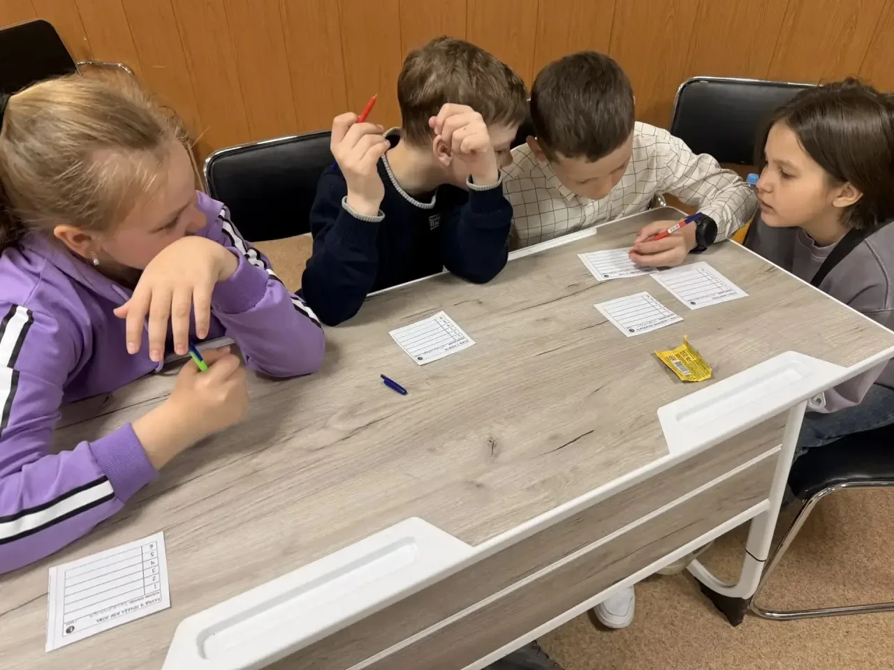 🚀 Космический квест ко Дню космонавтики! 🌌 Ученики 4 «Е» и 4 «Г» классов отправились в настоящее кос