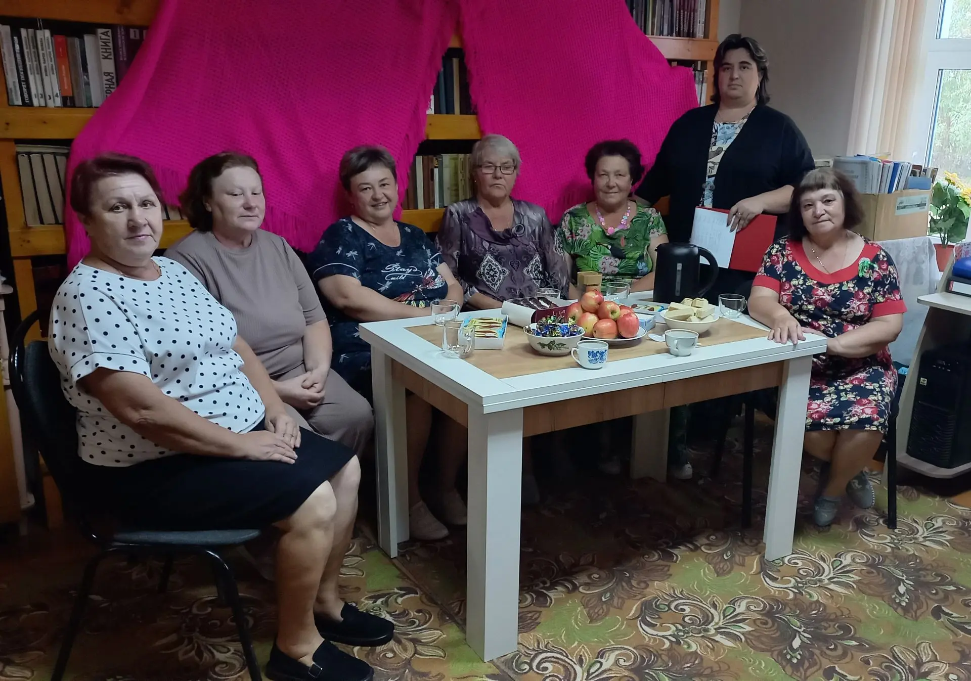 23 августа в Иватинском СДК состоялось чаепитие с викториной "Мы за чаем не скучаем".