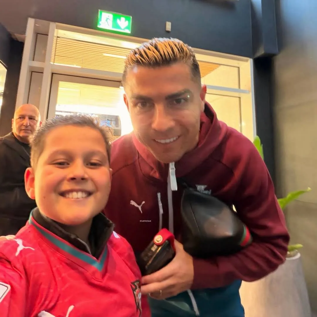 ❤️ Cristiano with fans 🇧🇻