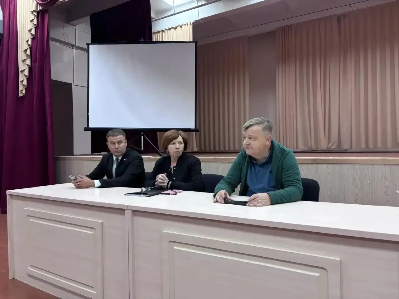 Вчера представители управляющей компании были приглашены на встречу с активом старших п...