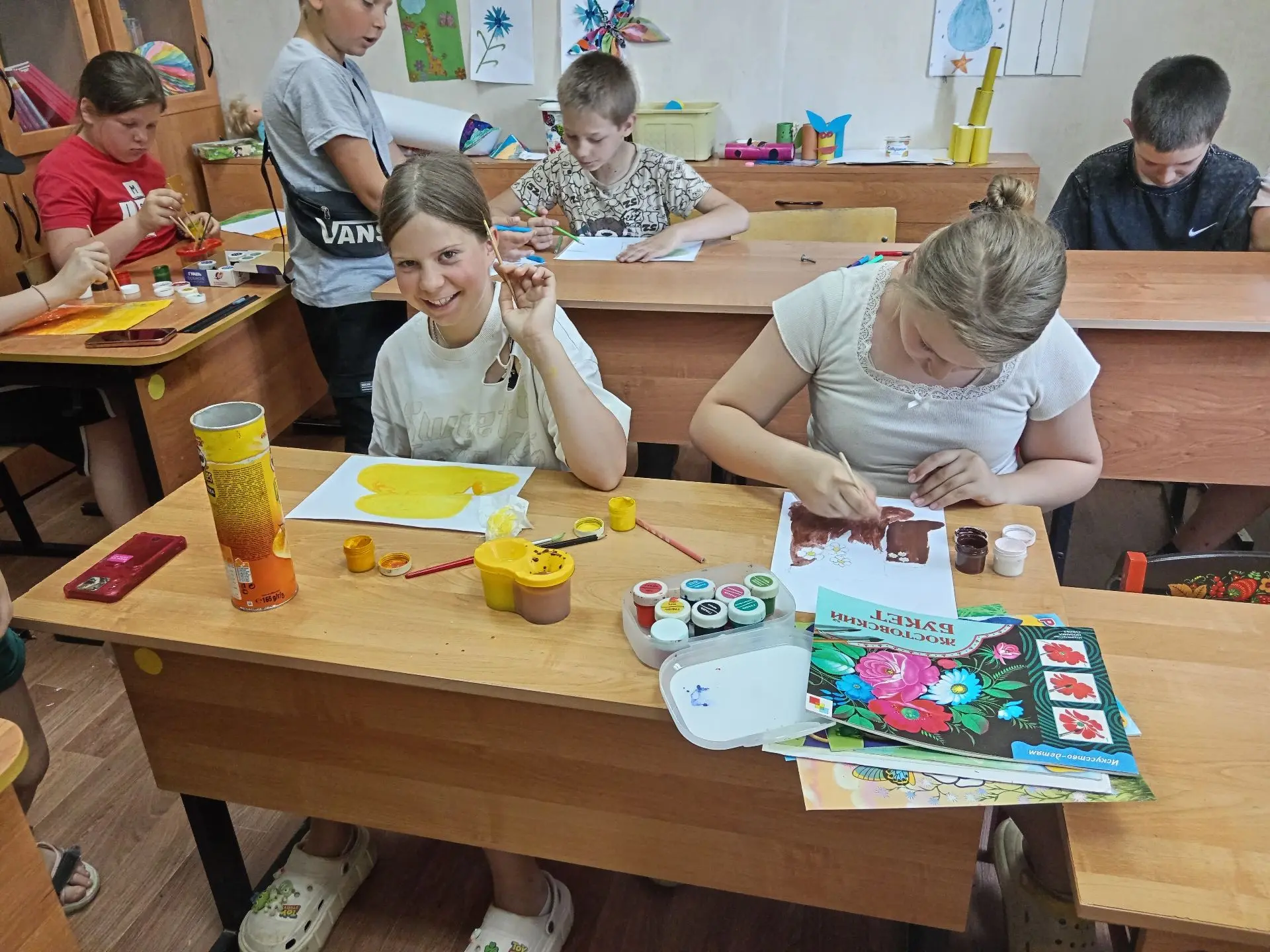 🇷🇺9‑й день лагеря: праздник патриотизма и веселья в преддверии Дня России! 
🎉УтУтро началось с сы