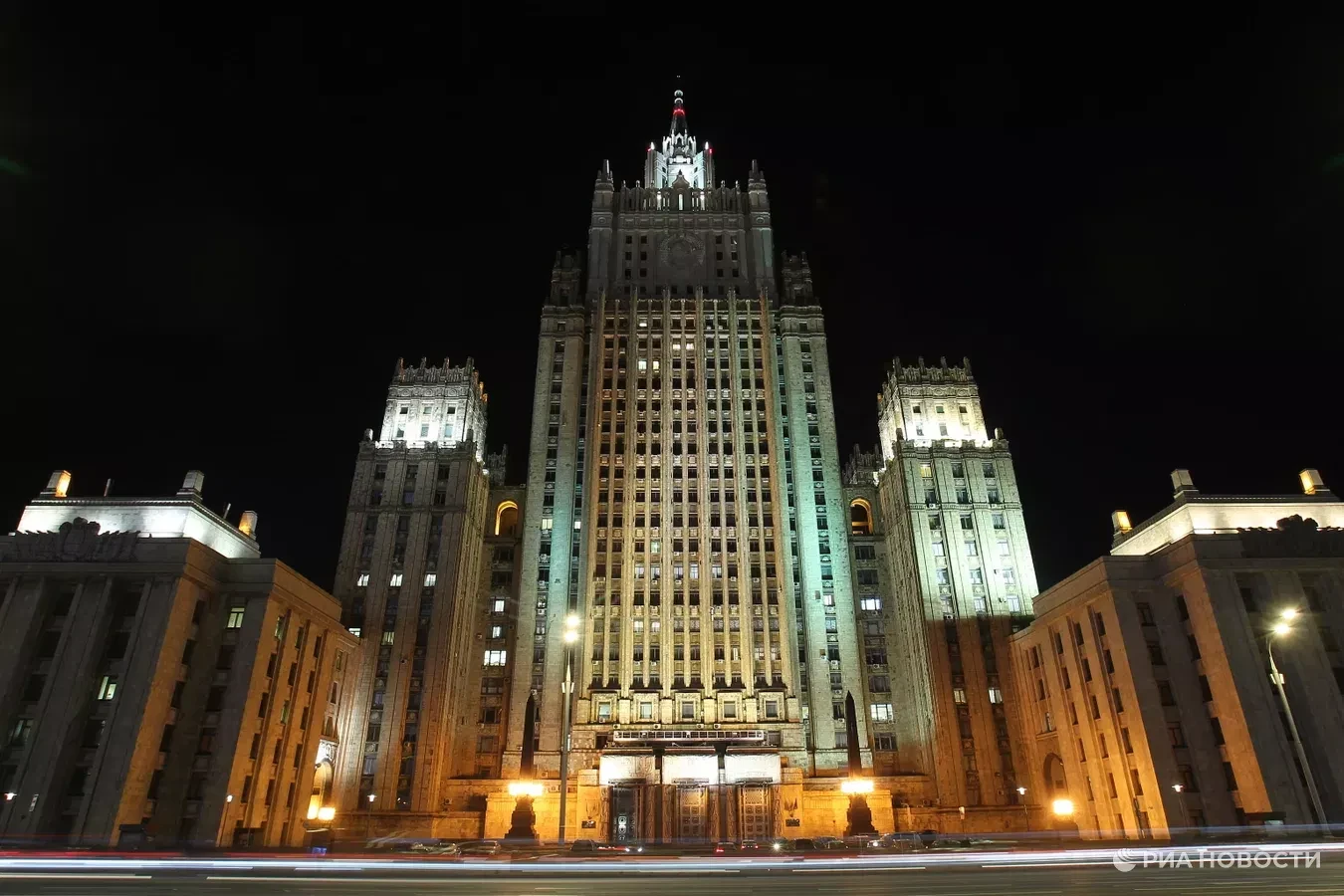 В МИД назвали две темы, которые Россия обсуждает с США.