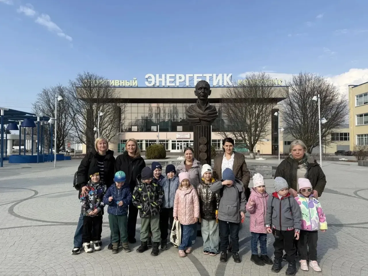 В рамках сетевого взаимодействия педагоги, дети и родители старшей группы №5 МАДОУ "Дет...