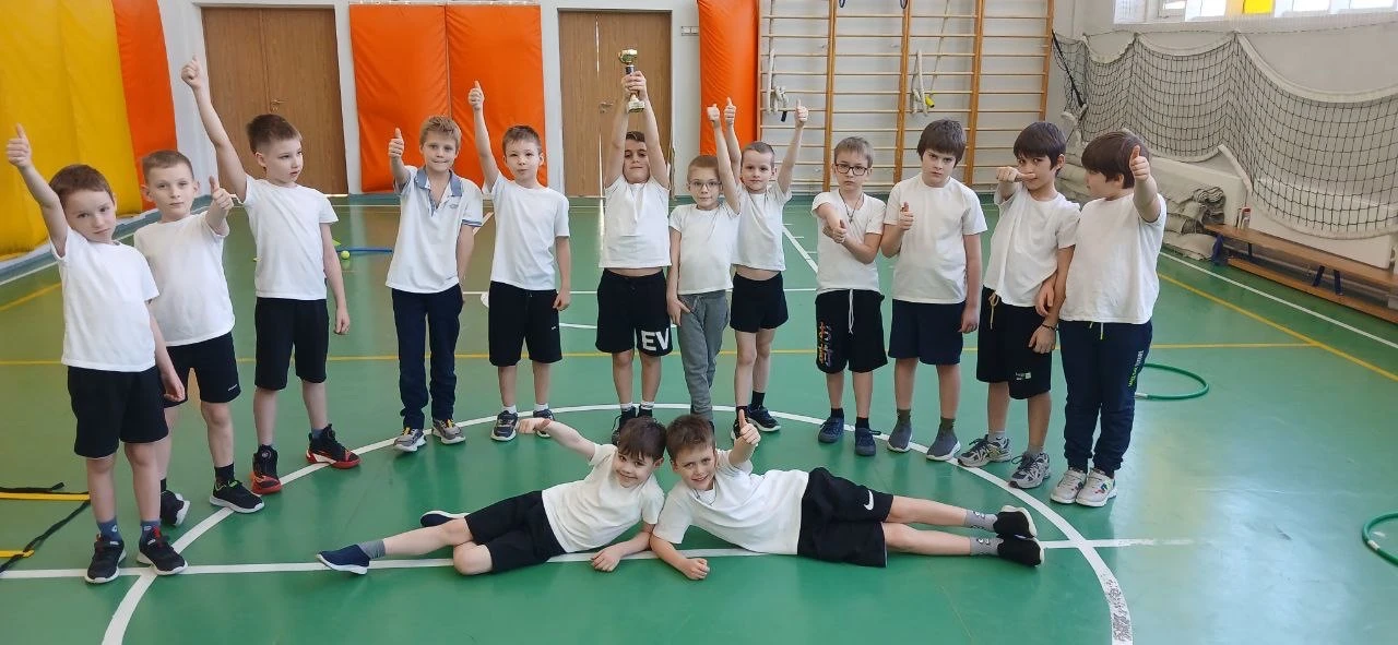 Ученики вторых классов приняли участие в полосе препятствий на время 💪  Соревнуюсь в различных испыт