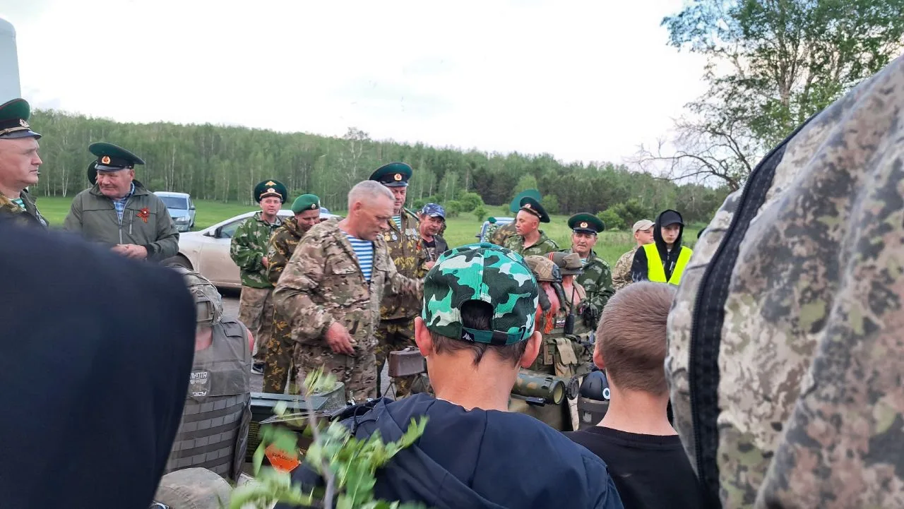 🪖 27 мая, в преддверии дня пограничника, воспитанники интерната посетили выездную выставку экспонат