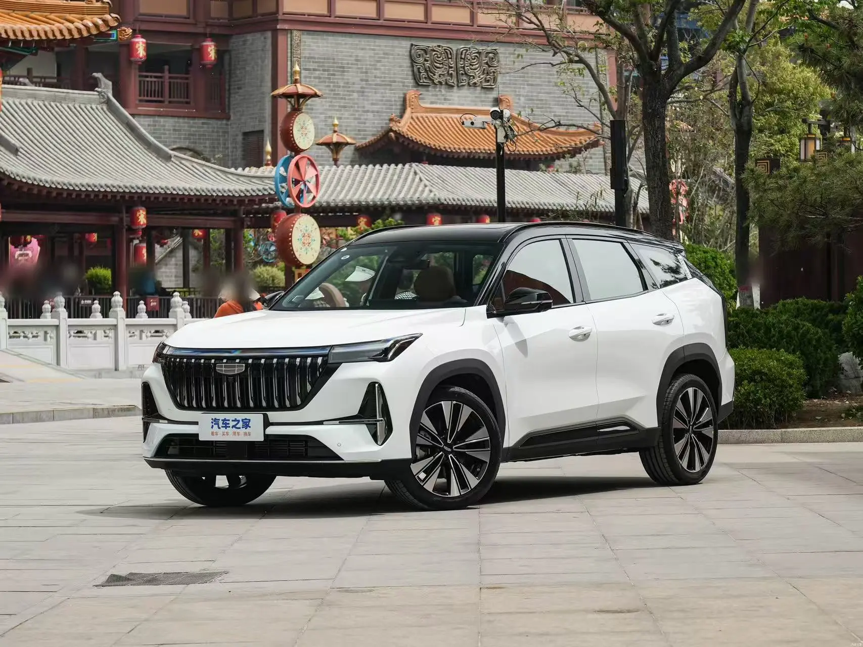 🔥 Geely Atlas — новый уровень комфорта и технологий в компактном внедорожнике!

Друзья, встречайте 