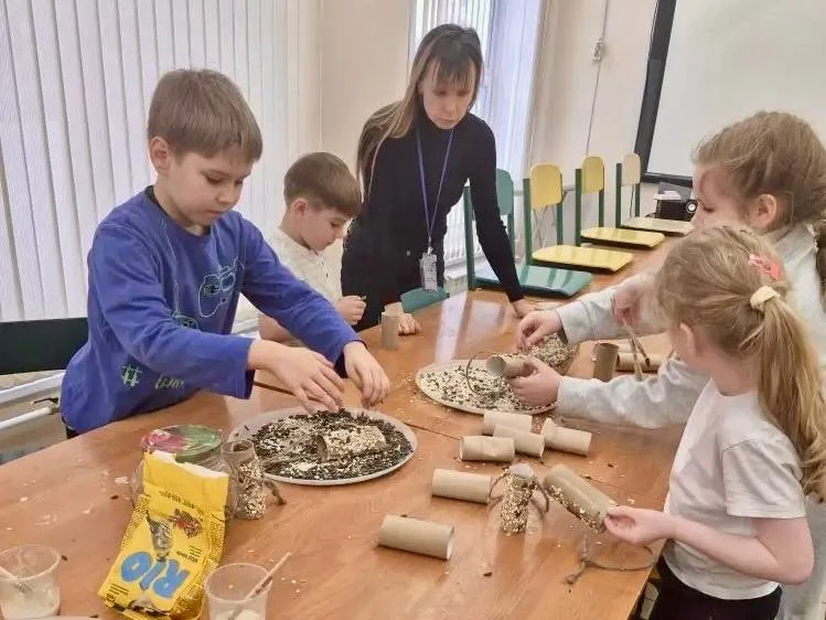 🚀 Каникулы в Мире 2065: Экватор пройден, полет отличный!  🤩 Наши каникулы в самом разгаре! Первая по