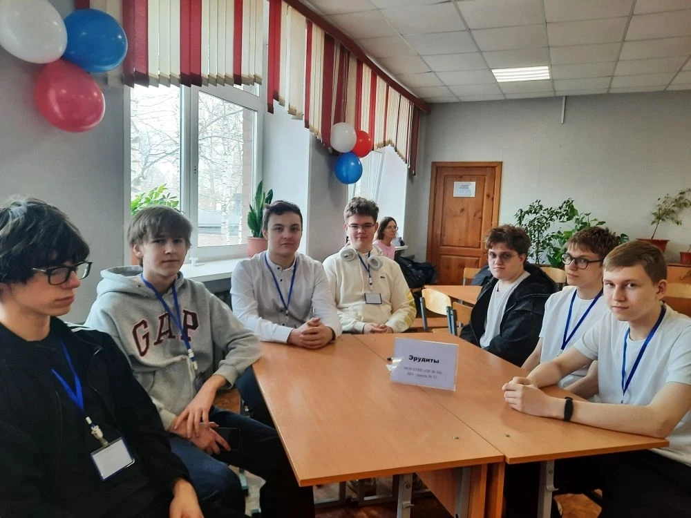 🚀 Ура, мы ПЕРВЫЕ!  Сегодня на научно-популярном квизе «Наука на районе», организованном физико-техни