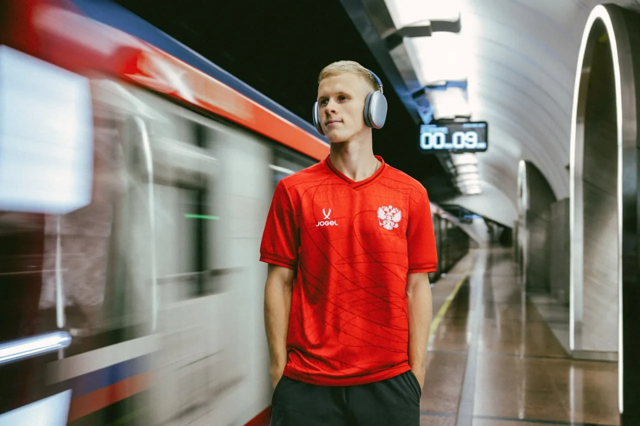 В Московском метрополитене прошла необычная фотосессия! ⚽️
