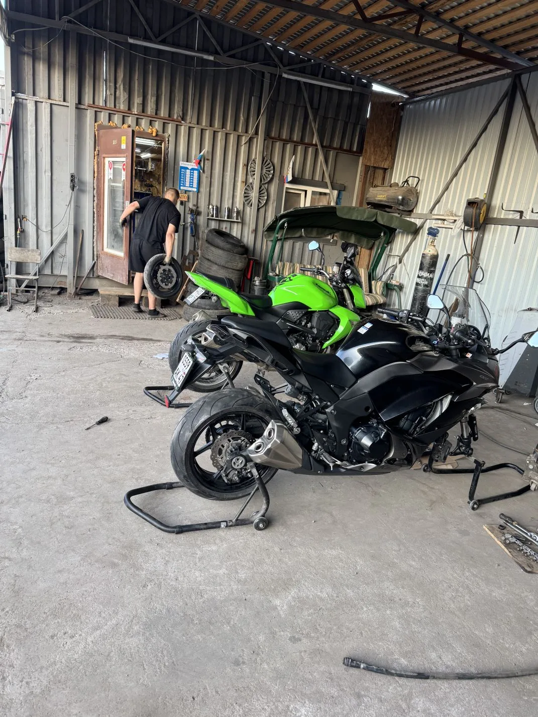 Шиномонтаж для мотоцикла 🏍 быстро в день обращения за 40 минут