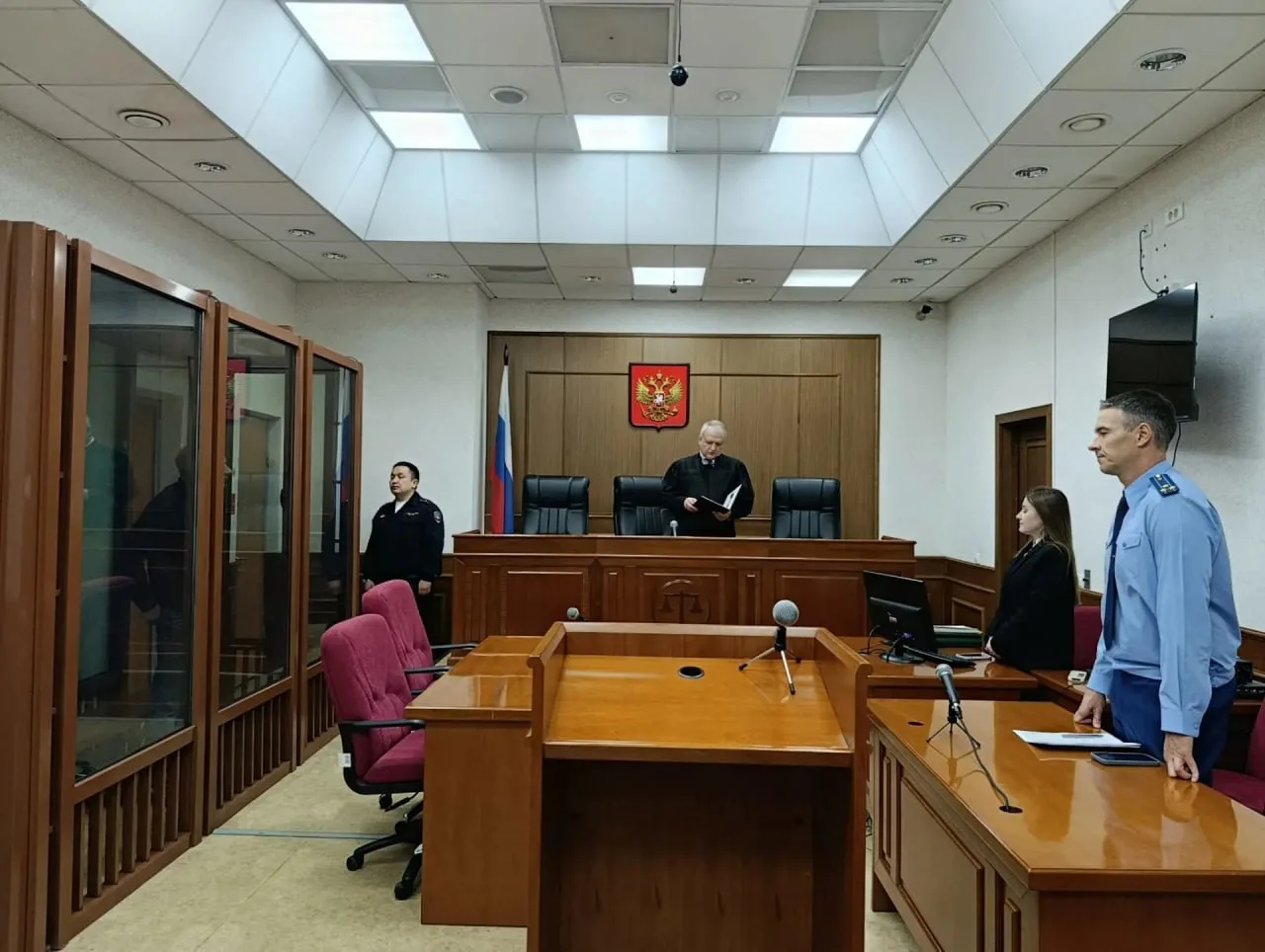 Минус 300 тысяч рублей из семейного бюджета и три года в колонии — такой приговор вынес...