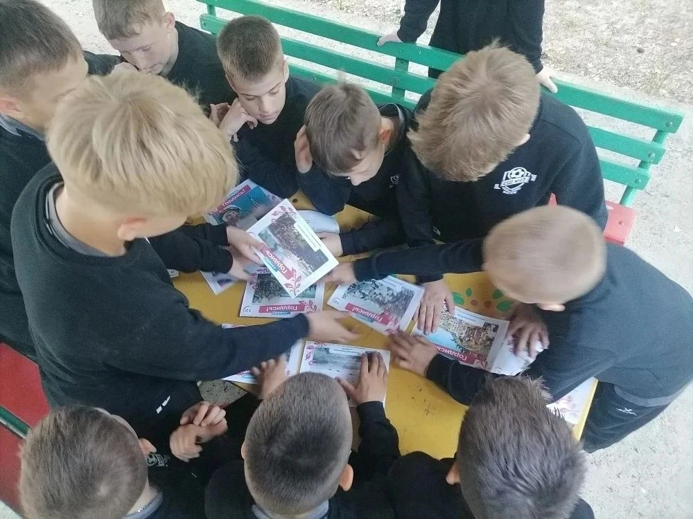 🌲🌞🌲В ДЦО "Энергия" прошел тематический День Первых.
⁣
✅Выполняя задания, ребята ближе познакомили
