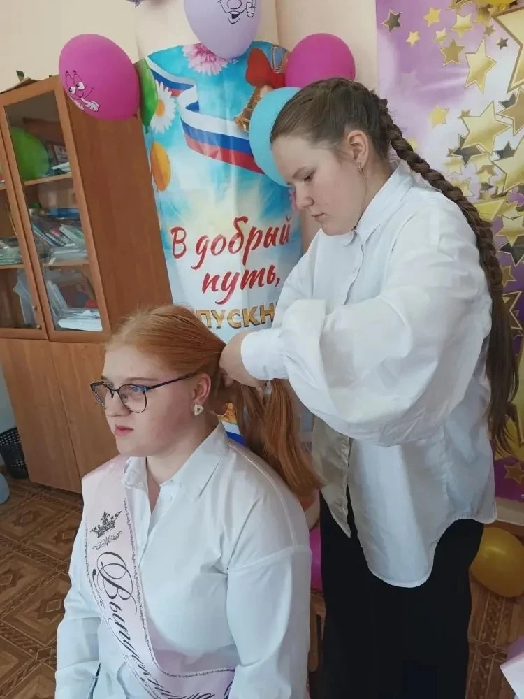 🌟 Неделя выпускника: перезагрузка, сияние и путешествие в прошлое! 🌟