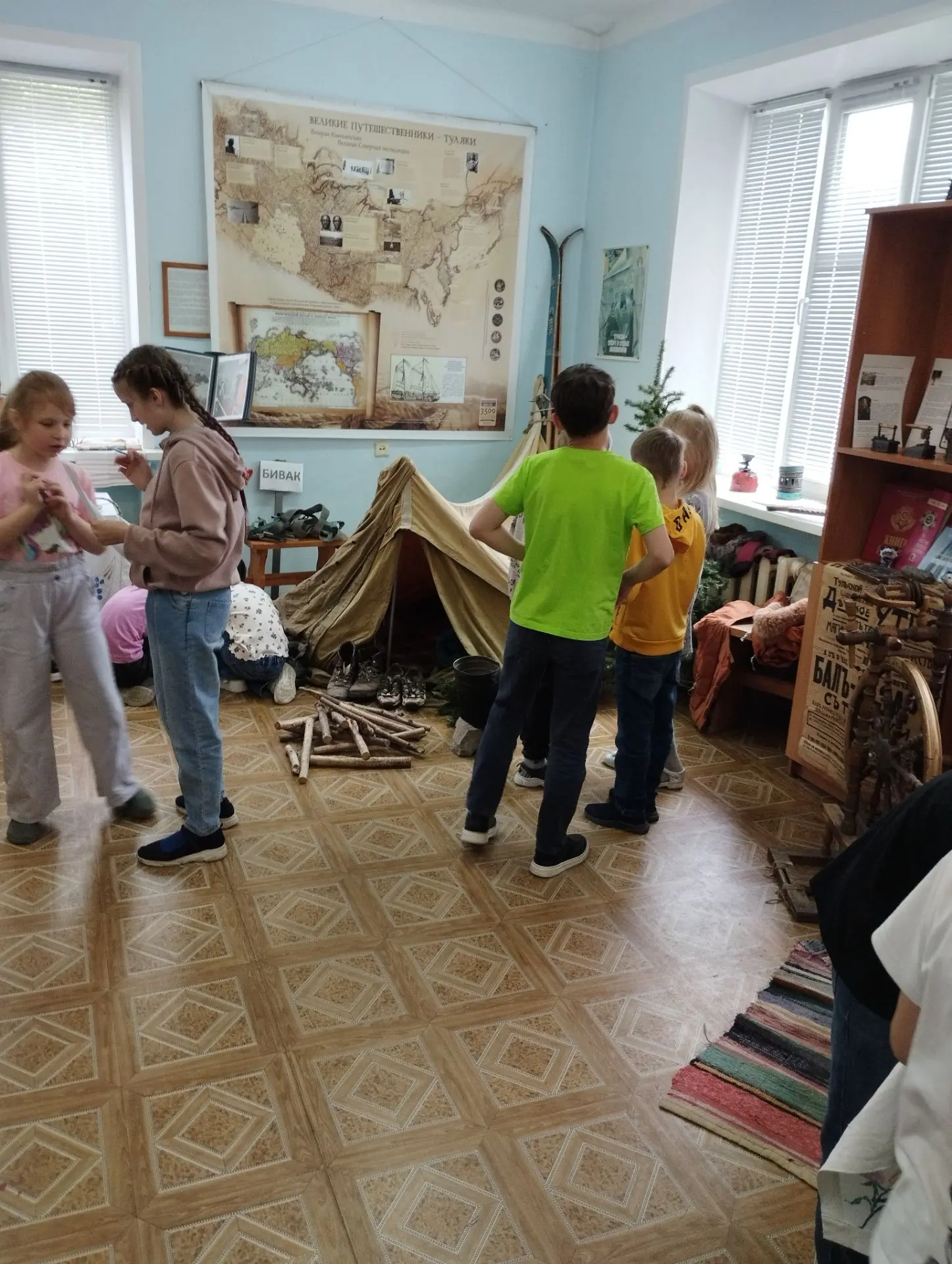 В нашей музейной комнате «История туризма тульской области» прошел квест, который превратил обычный 