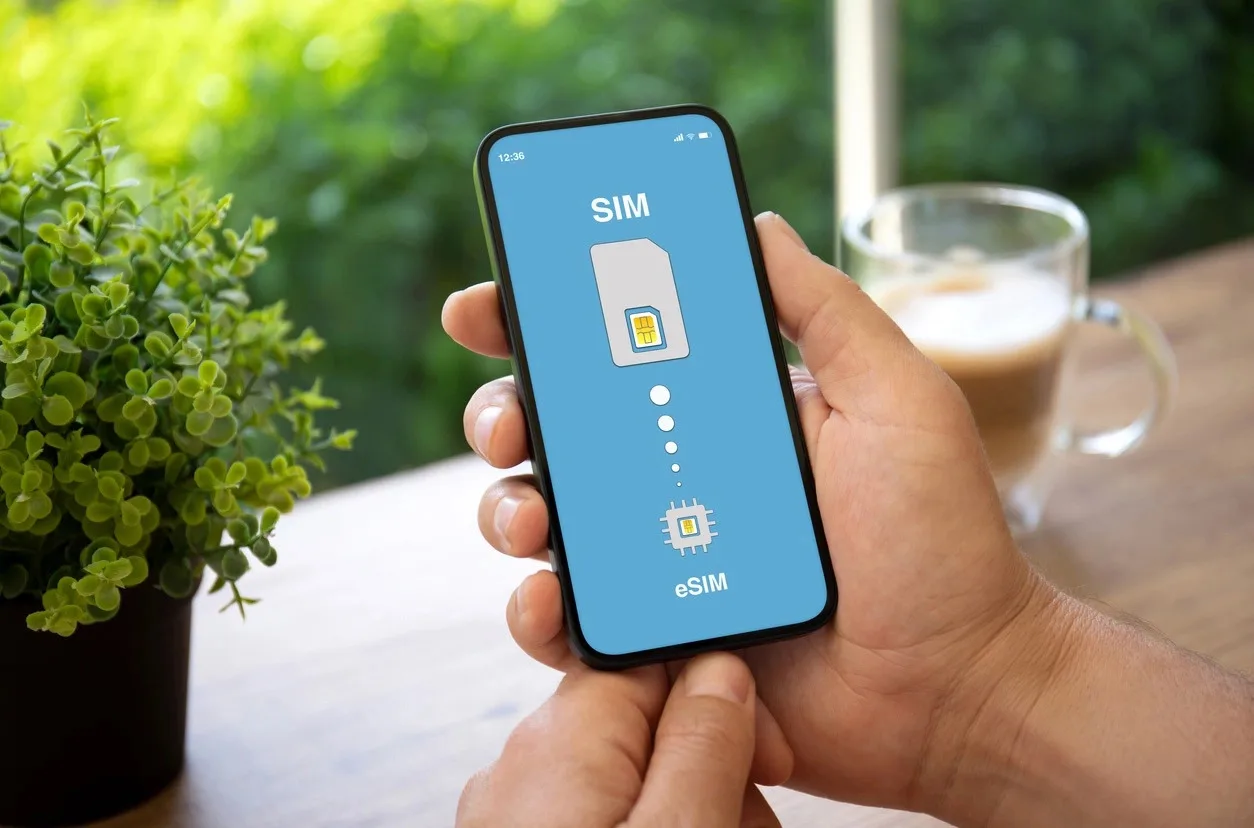 Оборот электронных SIM-карт ужесточат в России. 

Как пишет «Ъ», eSIM и М2М-сим-карты (они bспользую