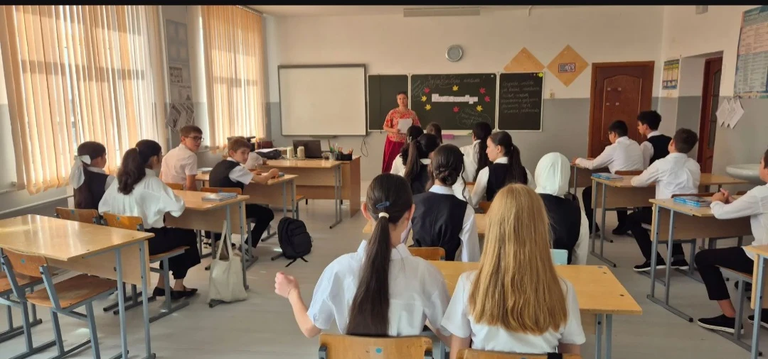 Сегодня,  в такой  замечательный  праздник "День  знаний"! В школе  прошёл  Всероссийск...