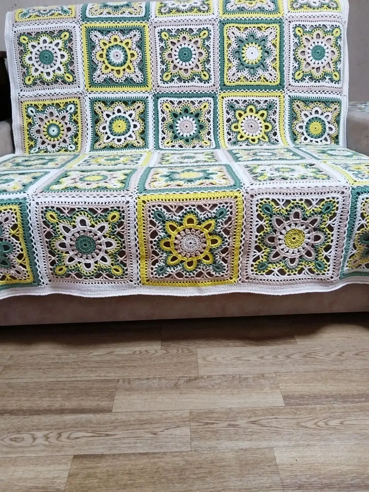 Можно и я похвалюсь...? Пледики на диван и кресло 🤓