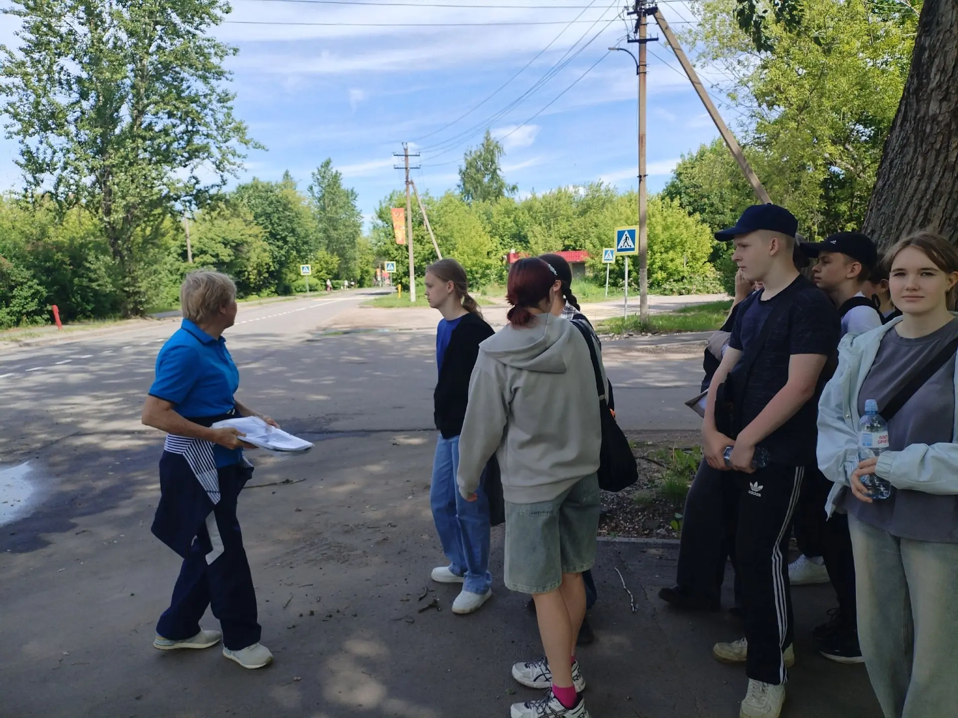 Одним из ярких моментов экскурсии стала прогулка к «Татьяниной сосне», которая растёт на живописном 
