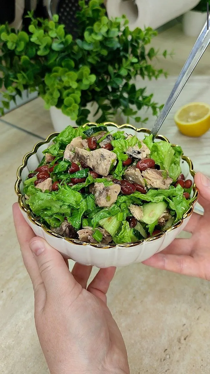 Салат с тунцом и фасолью 🥙