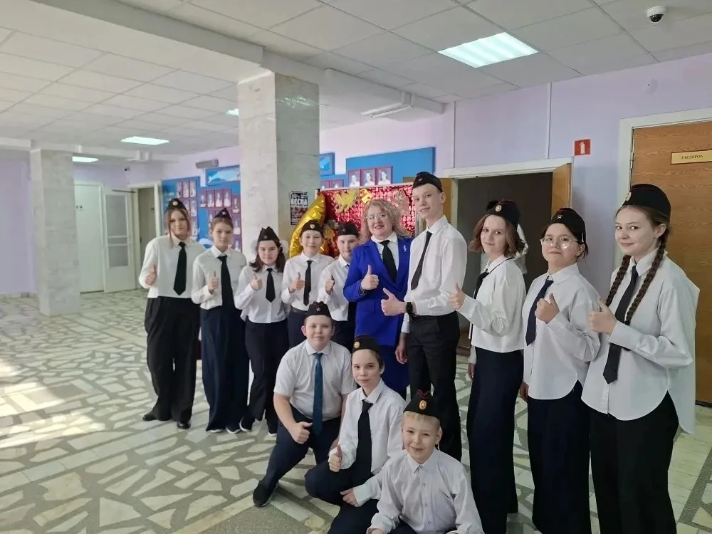 В преддверии самого нежного праздника,  6 марта🎼 хор "Лучики"  под руководством Н.В.Любимовой поздра