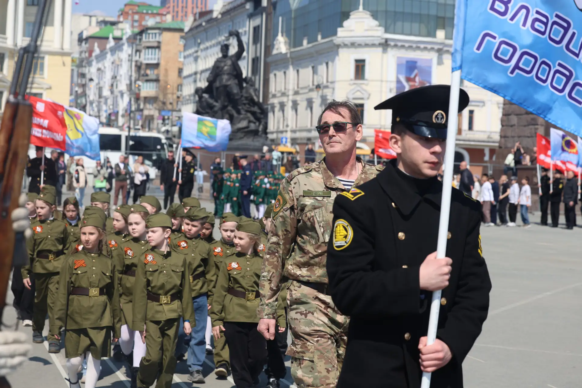 🇷🇺 Владивосток встретит международный парад «Правнуки Победы»  3 мая на Центральной площади Владивос