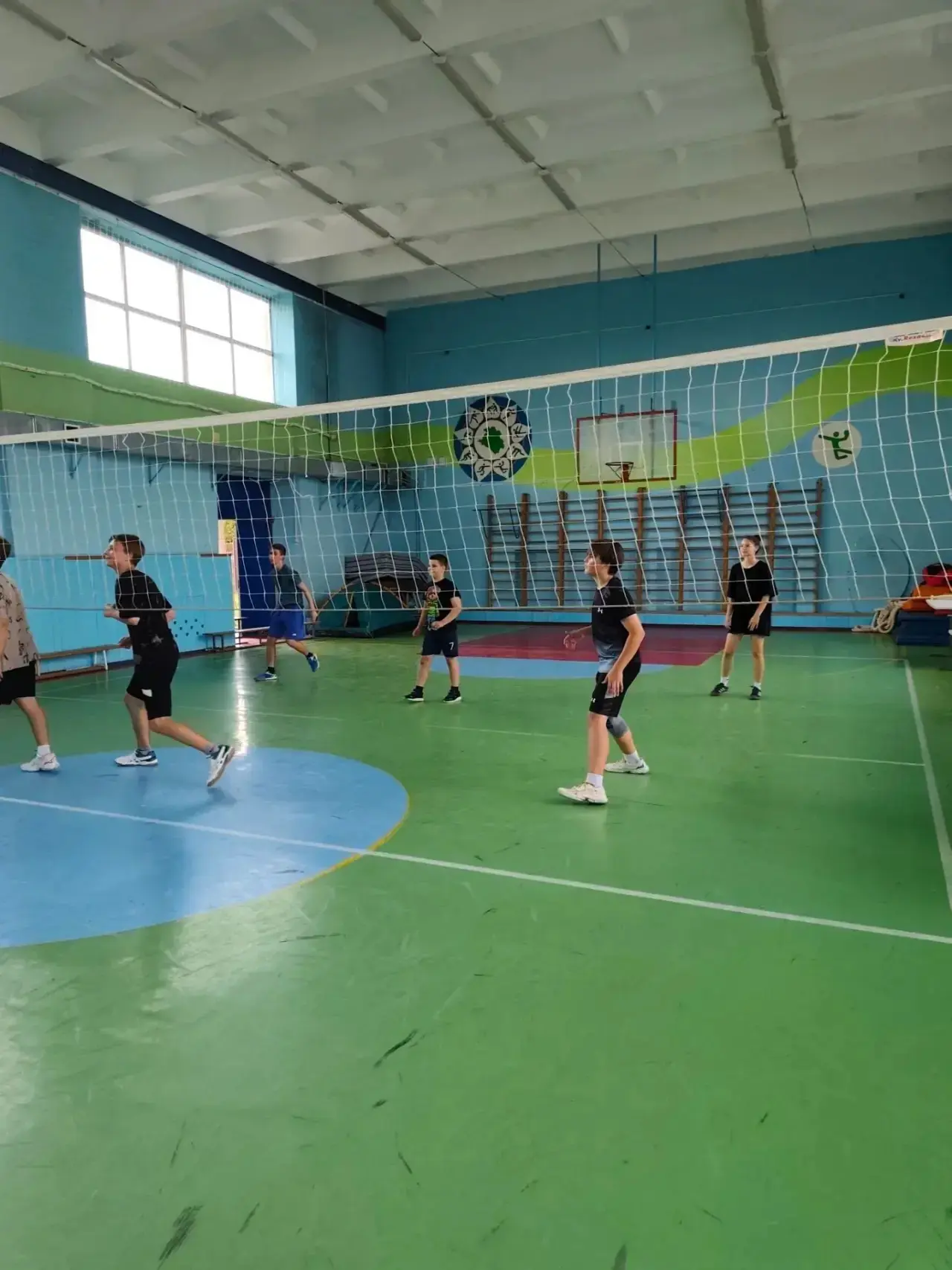 Вечерняя спортивная площадка: лето в движении! ⚽️

Лето — время рекордов, новых друзей и крутых эмоц