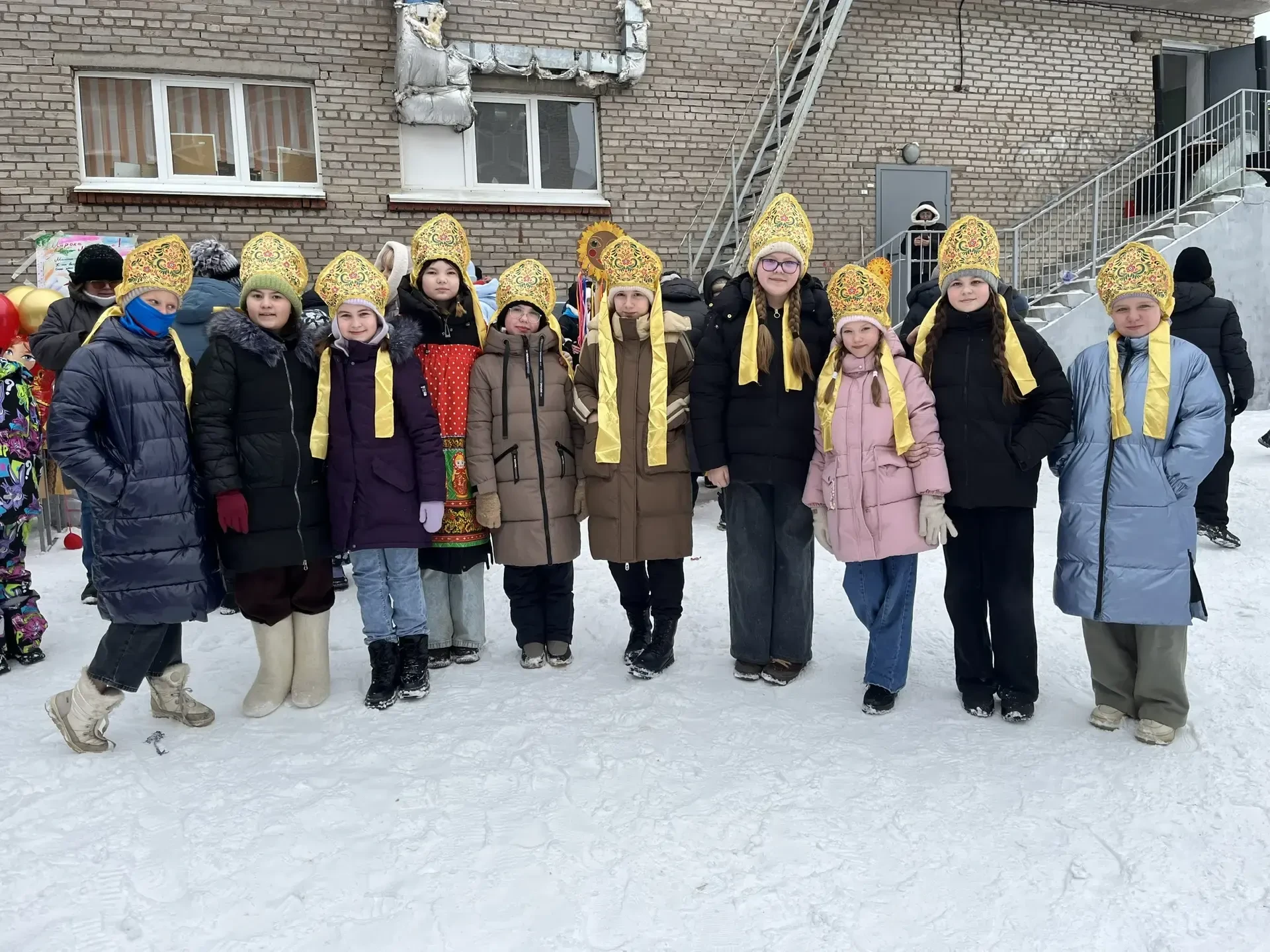 Масленицу встречаем - зиму провожаем!   20 февраля в Школе № 41 прошли масленичные гуляния "Маслениц