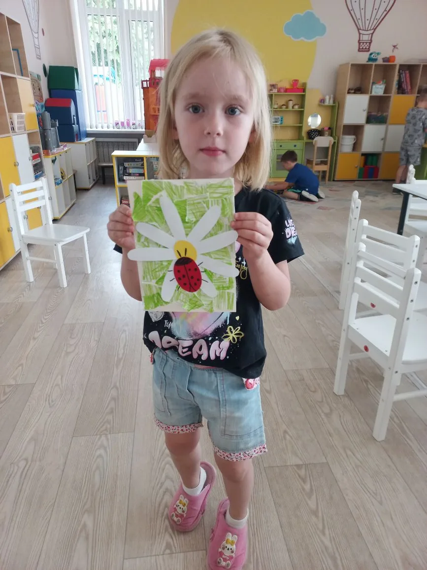 🌼 Ромашки и божьи коровки от логопедической группы