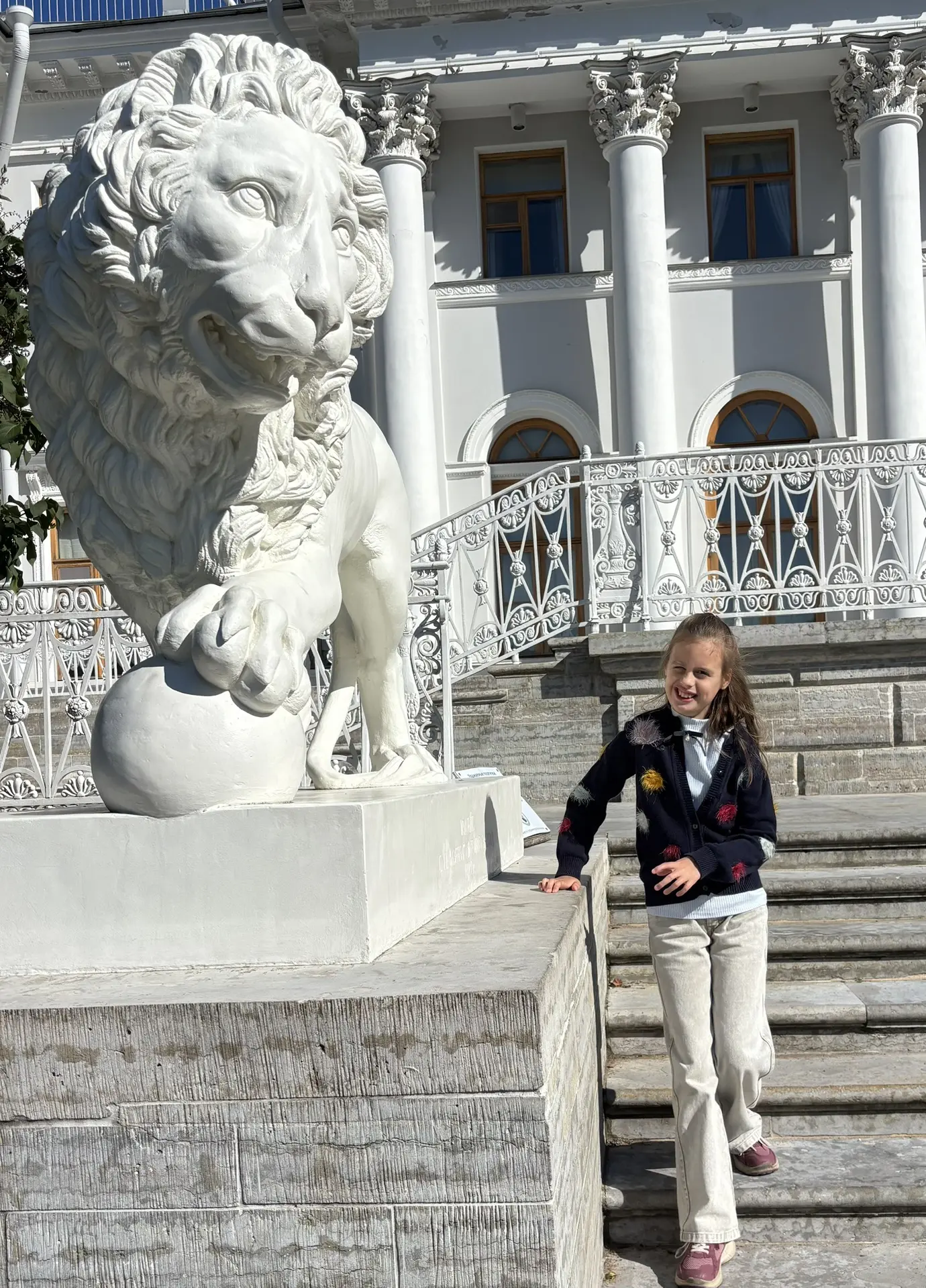 Во-первых, вам подмигивают