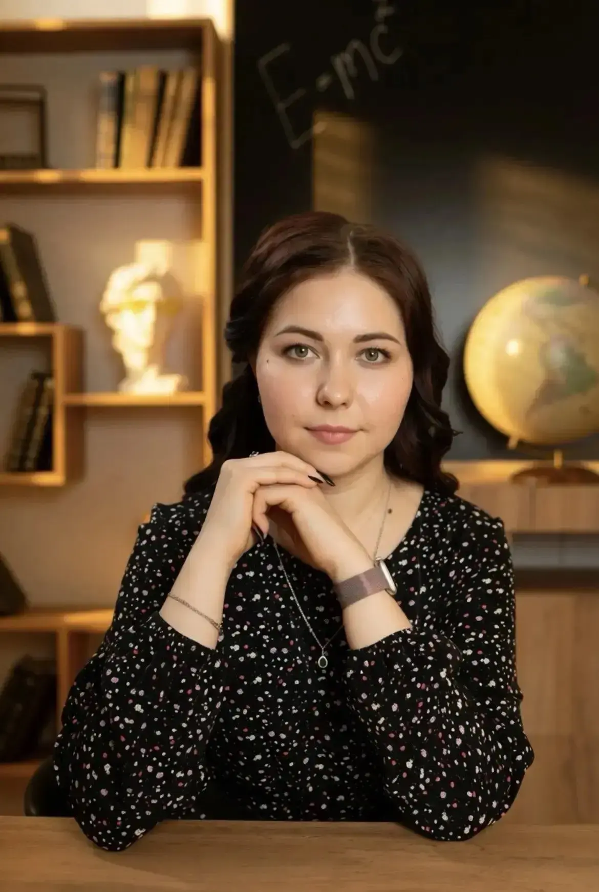 Новая энергия — вечные ценности.
    🏢В школьной иерархии стаж «4 года» — это уникальная точка. Мол
