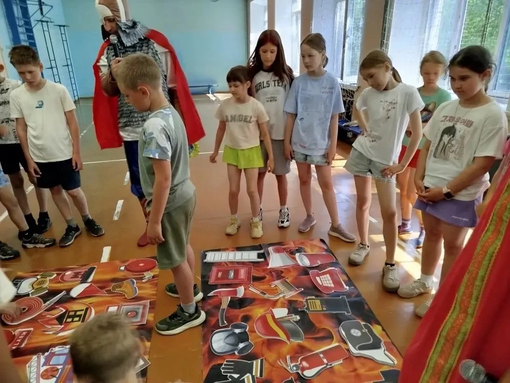 Сегодня в лагере «Дружба народов» #Школа11Кострома прошёл квест по пожарной безопасности 🧑🏻‍🚒🔥
А