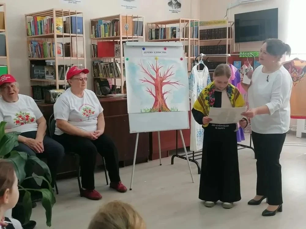 От национального костюма до хоровода: как в Донской Балке прошло «путешествие» по больш...