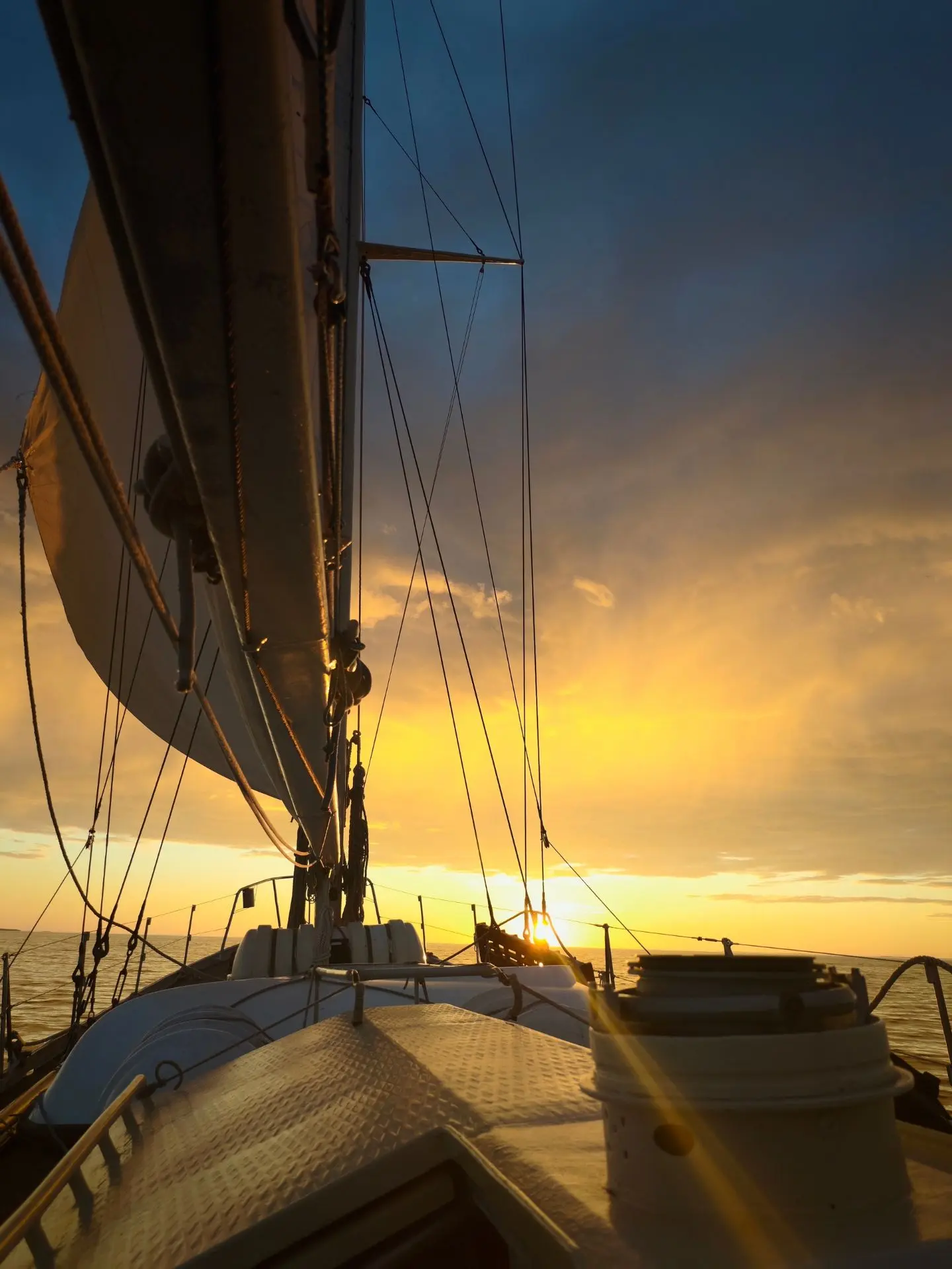 ⛵️ Яхта СПбГМТУ «Хортица» вернулась после месячного похода на Север