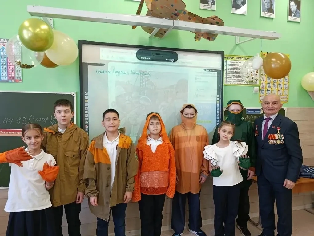 Урок мужества в 4 «Е» классе: История БАМа, которая тронула сердца 🇷🇺❤️  К нам приехал Вячеслав Иван