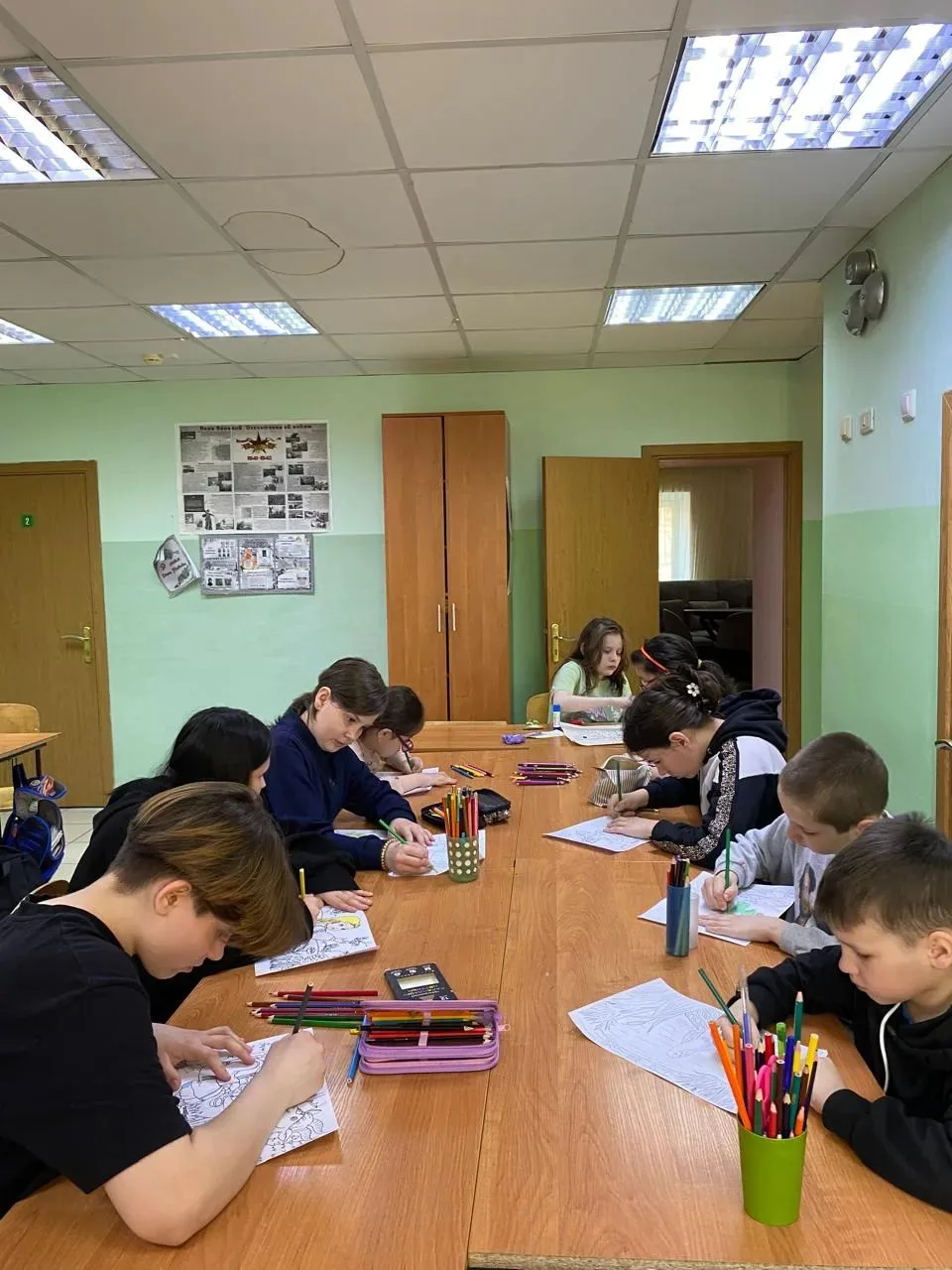 Идет подготовка к конкурсу рисунков, посвященного 140 летию Габдуллы Тукая.