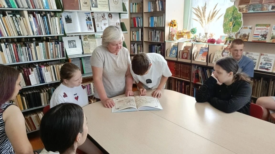 Библиотекарь И.Н. Сидорова провела беседу "И.А. Гончаров. Жизнь и творчество".