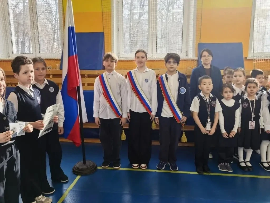 🇷🇺 Торжественное поднятие Флага Российской Федерации    ✨ Почетное право установить Флаг Российской 
