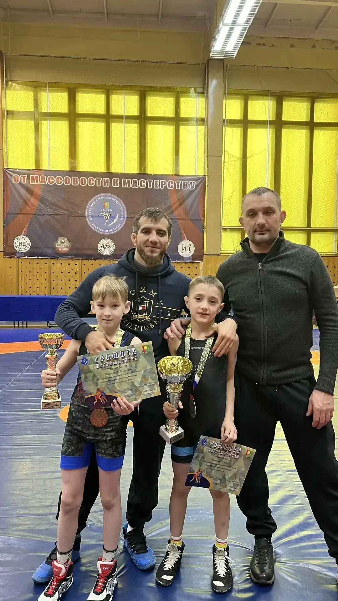Рады поделиться отличной спортивной новостью! Ученик 3 «Б» класса нашей школы Тимур Беккер занял II 