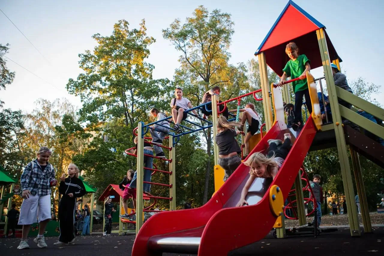 ❗️В Курске на улице Конорева, 4 открыли новую детскую площадку