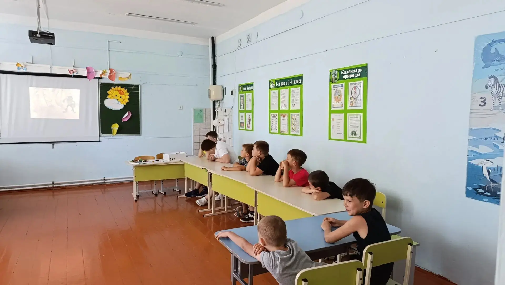 🌊 День безопасности в лагере «Азовочка»: когда полезное — ещё и очень весёлое! 🌊
☀️ В «Азовочке» п
