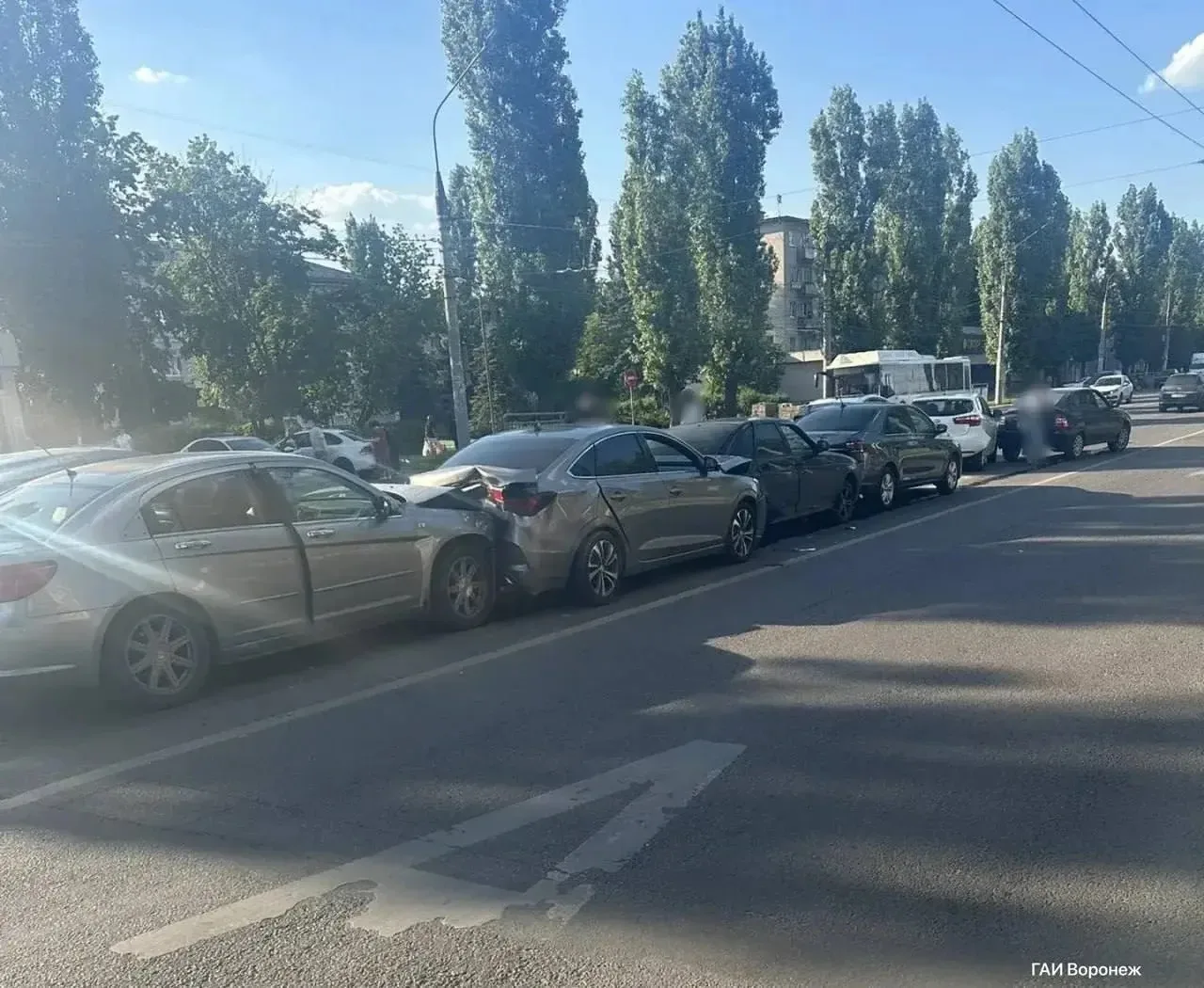 Массовое ДТП на Ленинском проспекте: что важно знать участникам таких аварий?

Недавно на Ленинском 