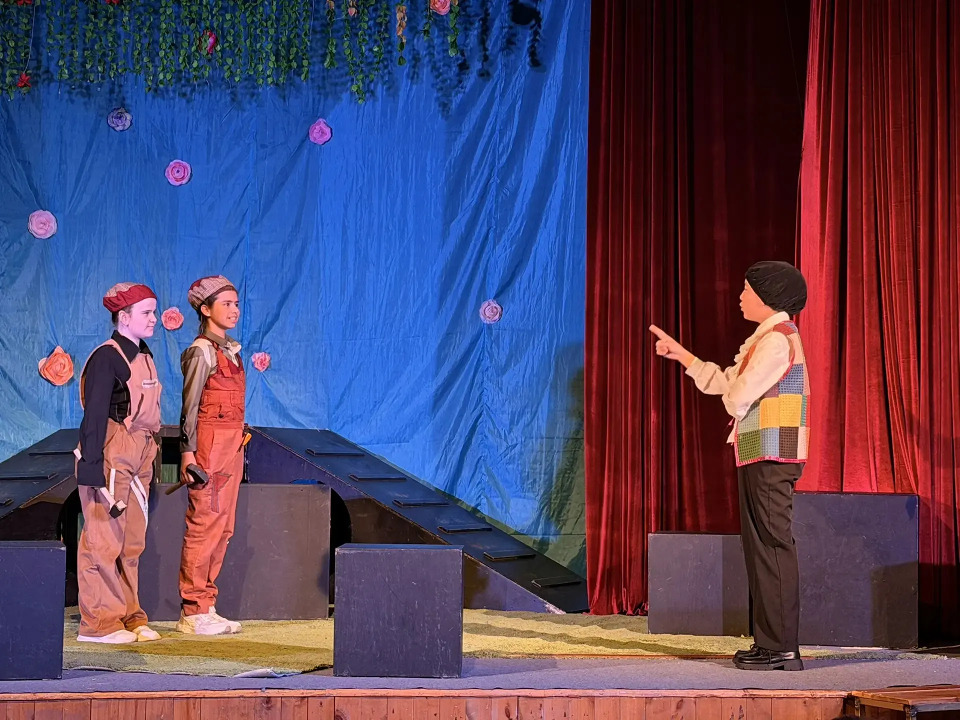 🎭 Прощание с Азбукой и тёплые поздравления!  📍В пятницу в нашей школе царила по-настоящему праздничн