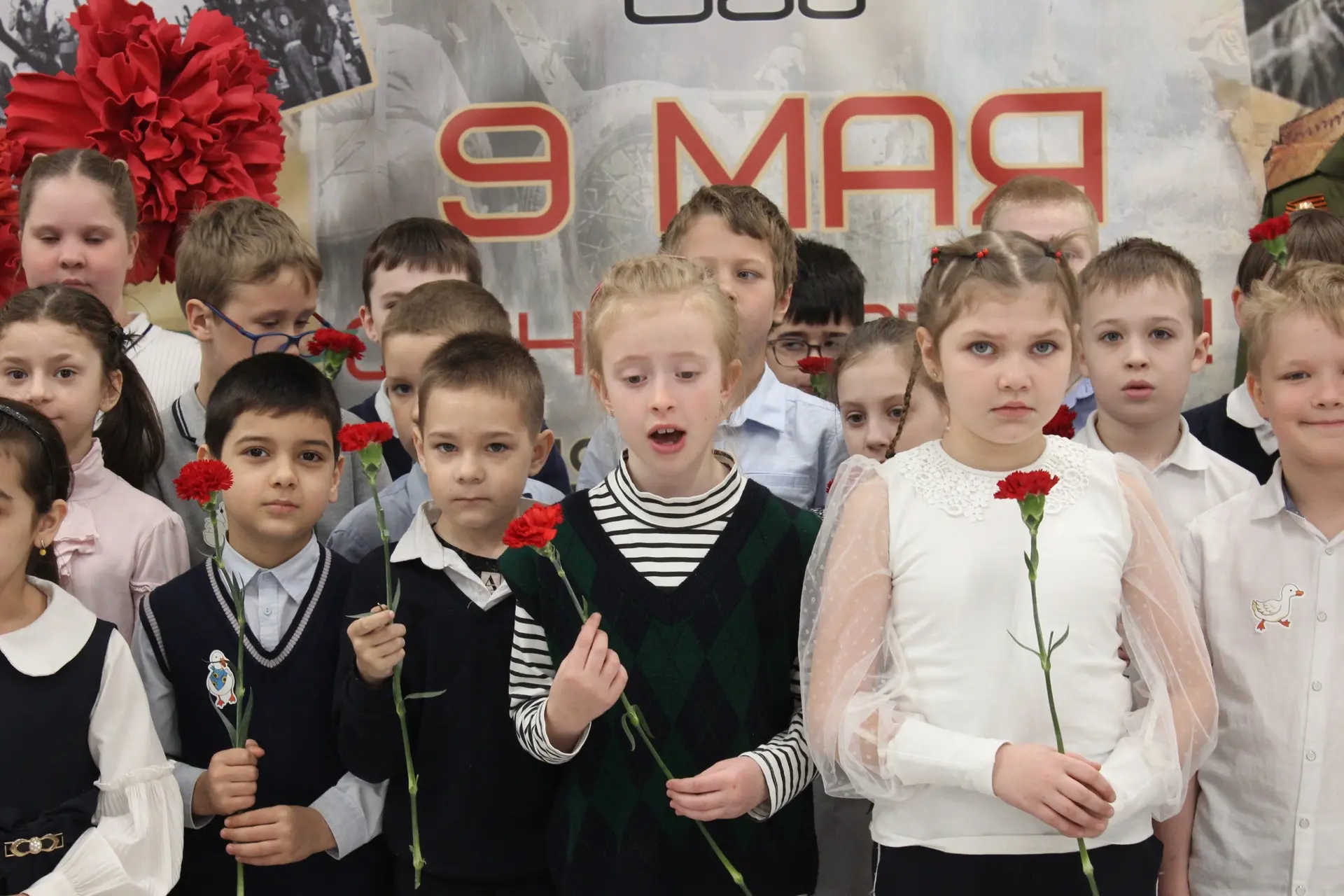 В память о героях: акция «Гвоздика Памяти» в нашей школе  Сегодня в стенах нашей школы мы с гордость
