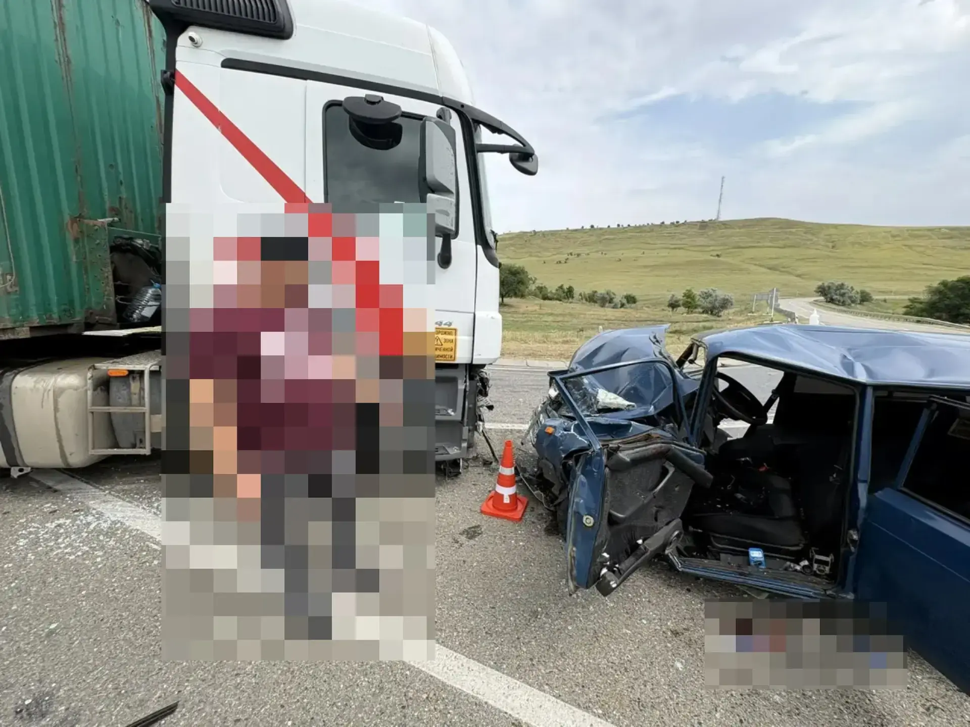 74-летняя пассажирка погибла и ещё двое пострадали в ДТП с грузовиком на трассе в Грачё...